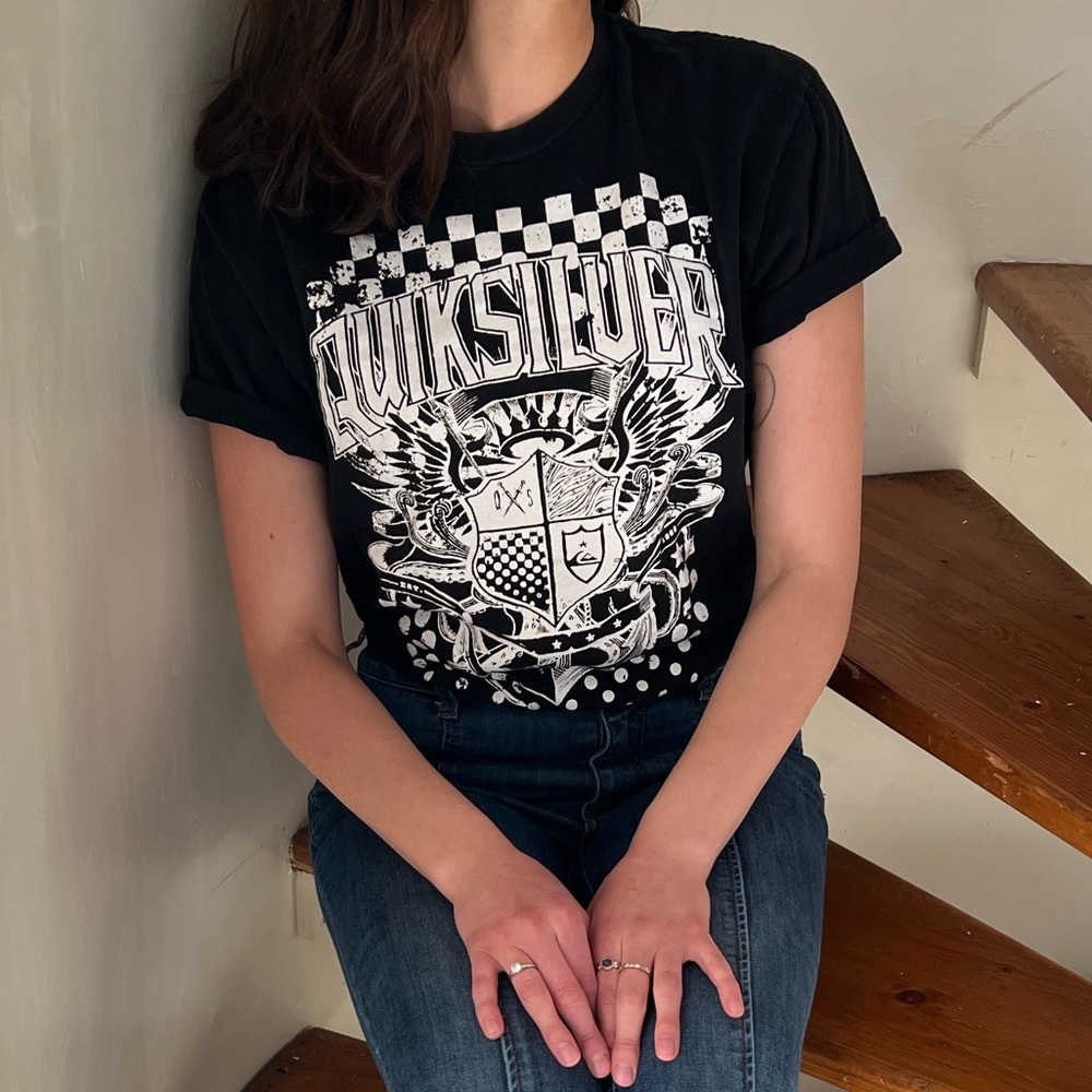 Unisex Quicksilver Graphic Tee